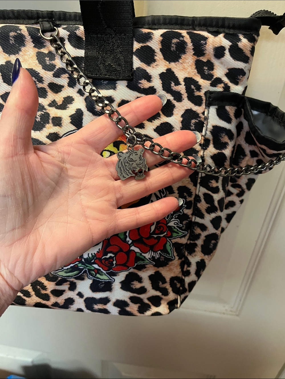 NWOT Ed Hardy Leopard Insulated Tote with Tiger & Red Rose Graphic - Picture 2 of 8